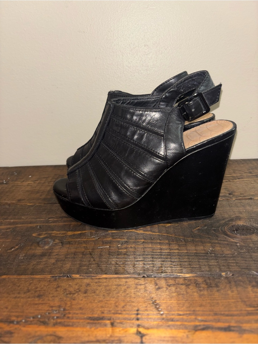 Gianni Bini Black Women’s Peep-Toe Slingback wedge Heels size 6